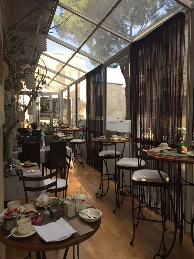 Hotel de L'Horlodge Avignon Breakfast room