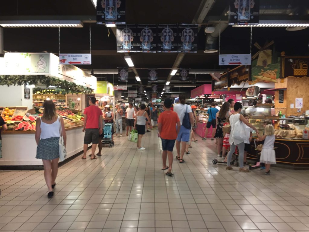 Les halles food market Avignon Food Hall indoor